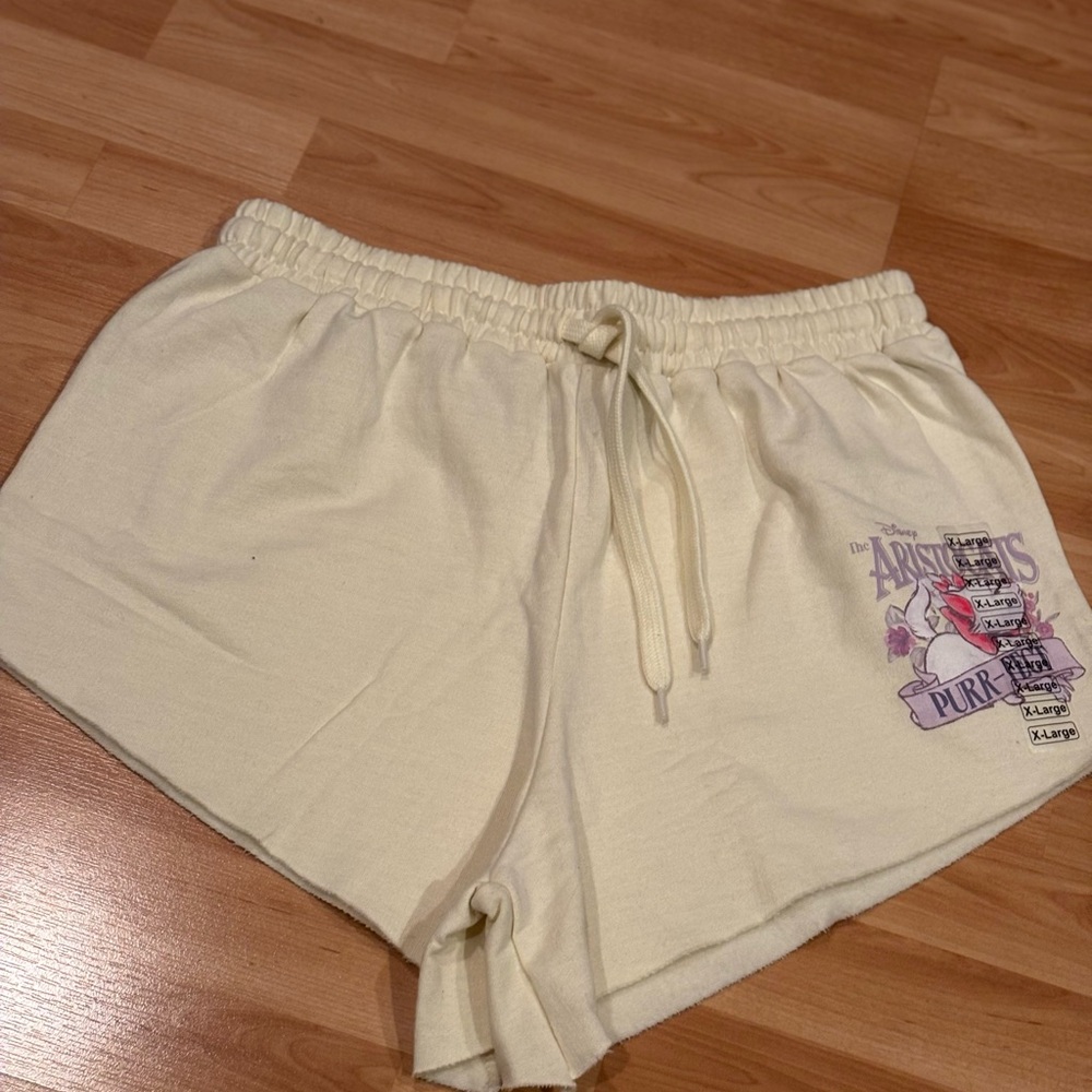5/$25 Disney Chemistry Yellow Aristocats Sleep Shorts
